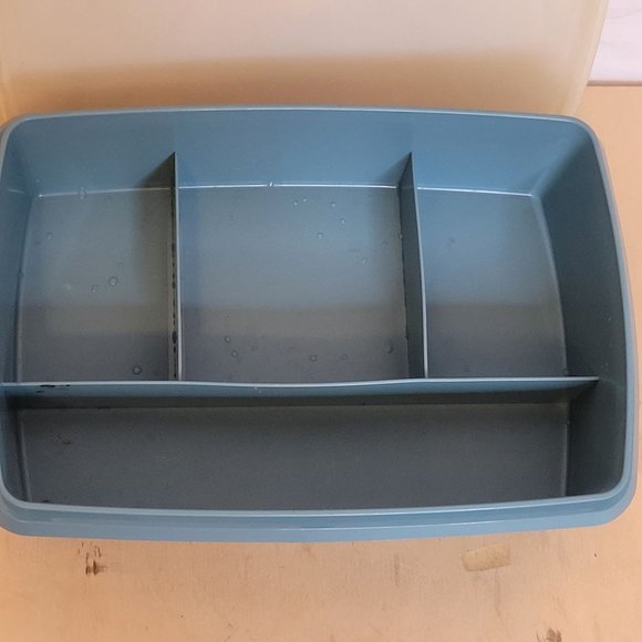 Tupperware Tuppercraft 767 Storage Container Light Blue 2 Piece Missing Tray - Picture 2 of 6